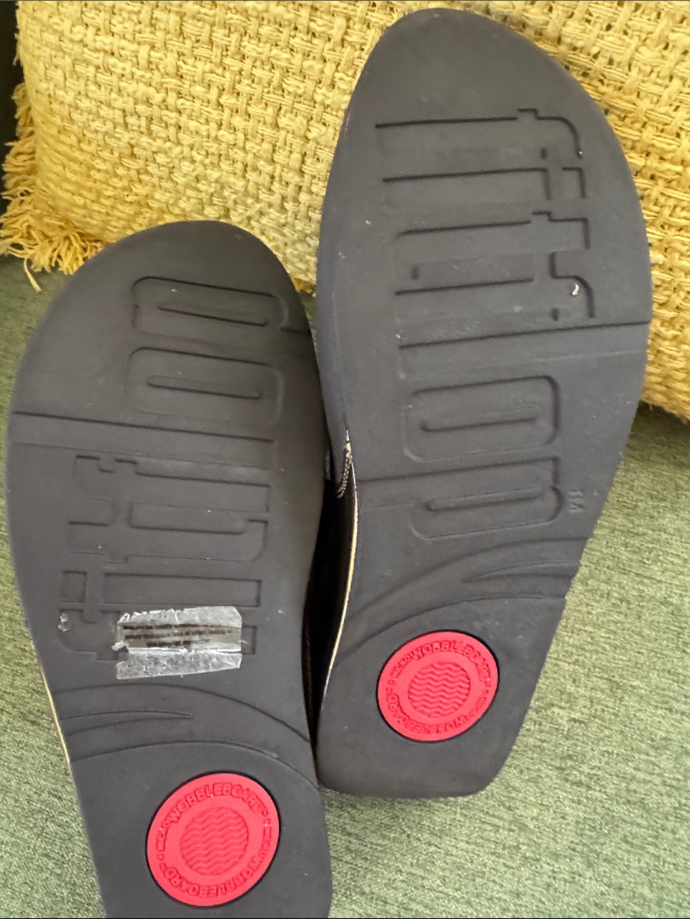 Fitflop Women's Black Sandals with Metallic Bronze Cutout Strap Size 8 - Picture 5 of 6